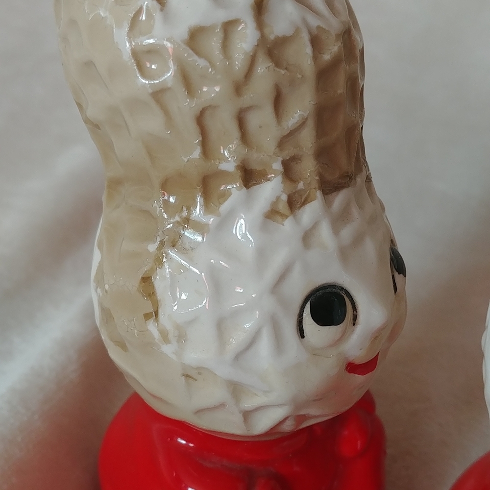 Vintage anthropomorphic peanut salt pepper shakers - Picture 7 of 8